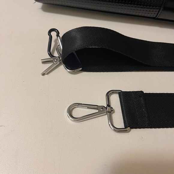 Beautiful laptop or office bag copy of name brand good quality - Picture 15 of 16